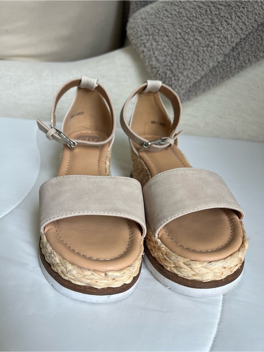 Dolce Vita Women’s Neutral Espadrille Platform Sandals with Ankle Strap size 6